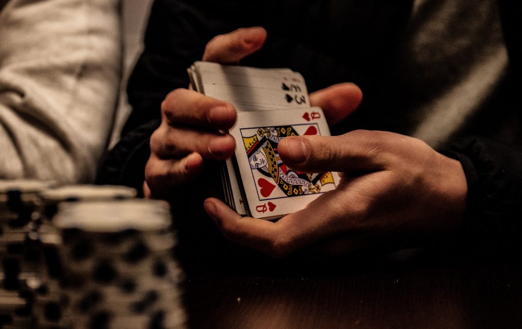 How to win against poker amateurs